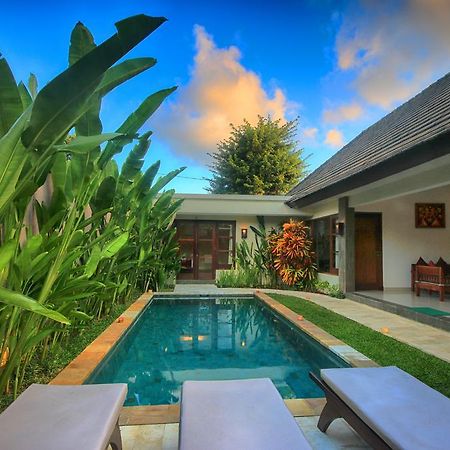 Bukit Kirana Villas Uluwatu Exterior foto